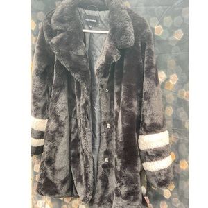 Fashion Nova fur Coat , Color: Black and baby pink, size: L